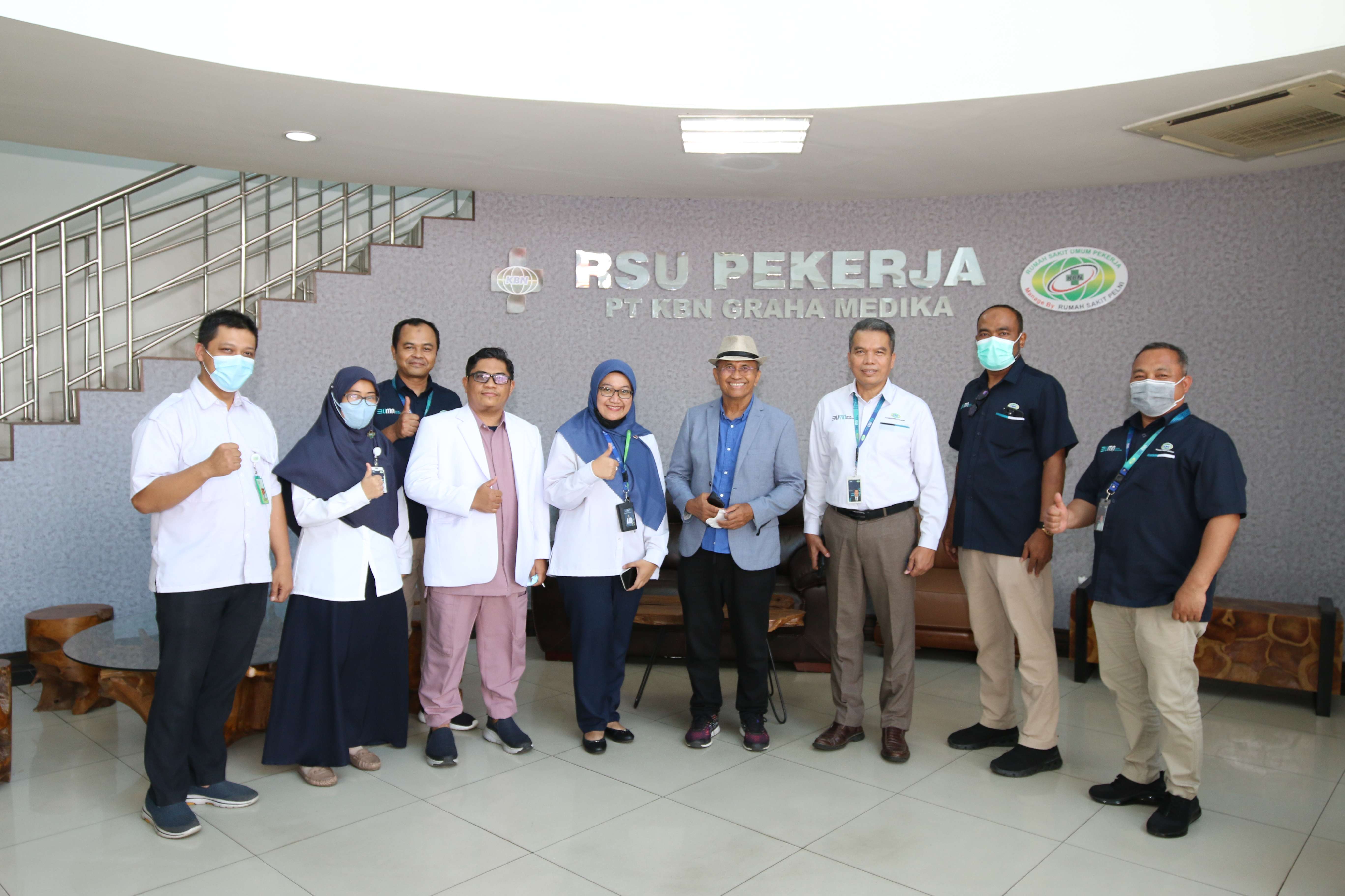 PT. Kawasan Berikat Nusantara | KBN Salurkan Sembako untuk Warga Sukapura